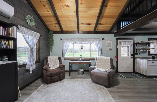 Ella Cabin | Eagle Lake Cottage sleeps 6
