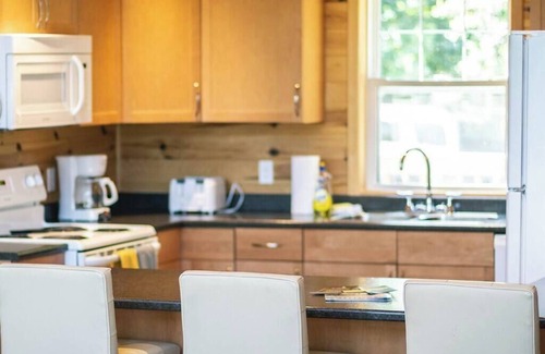 Kenora Cabin | Eagle Nest Cabin - Lakewood Park Cabins