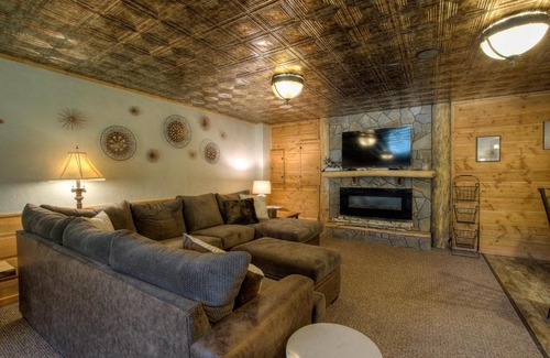 Custer House | Eagle Pine Lodge