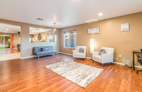 Tucson House | Eagle Point 3B2B | Garage Parking | Fire Pit
