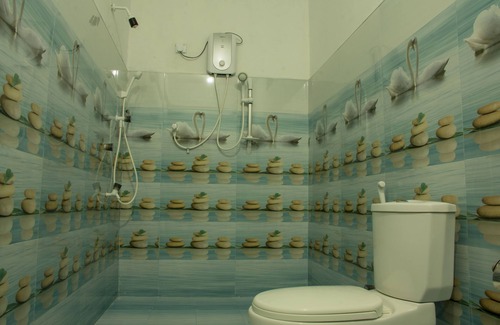 Pottuvil Division 2 Hotel | Eagle Resort Arugambay