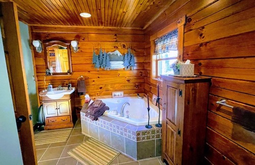 Sybertsville Cabin | Eagle Rock Cabin - 2 Blocks to the Lake ***Must be Eagle Rock property owner***