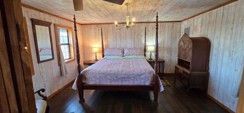 Morris Chapel House | Eagle's Bluff Cabin