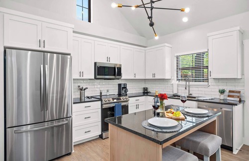 Fredericksburg House | Eagle's Hub 104 - Hot Tub, 5 Min to Main