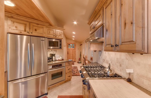 Chamberlands House | Eagle's Nest: 5 BR, 2.5 BA House in Homewood, Sleeps 13