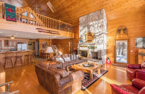 Fairview Township Cabin | Eagle's Nest on Gull Lake