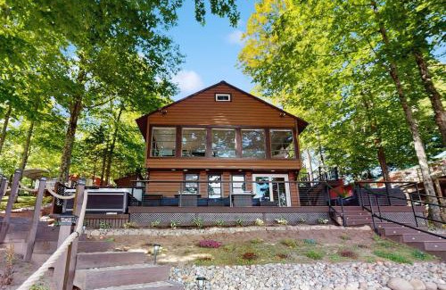 Gloversville House | Eagle's Nest