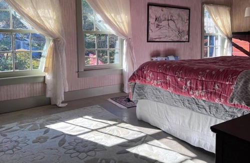 Newcastle House | Eagle’s View at Damariscotta Lake