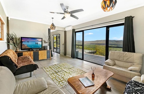 Moonee Beach House | Eagles Loft