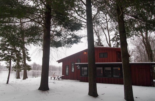 Baraboo Cottage | Eagles Nest - Baraboo Cabin on Wisconsin River!