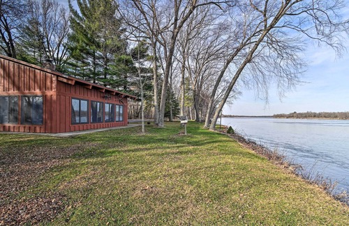 Baraboo Cottage | Eagles Nest - Baraboo Cabin on Wisconsin River!