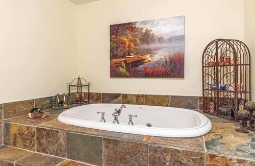 Ely House | Eagles Nest Lodge - Peace & tranquility defined, hand-scribed log home,