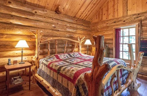 Ely House | Eagles Nest Lodge - Peace & tranquility defined, hand-scribed log home,