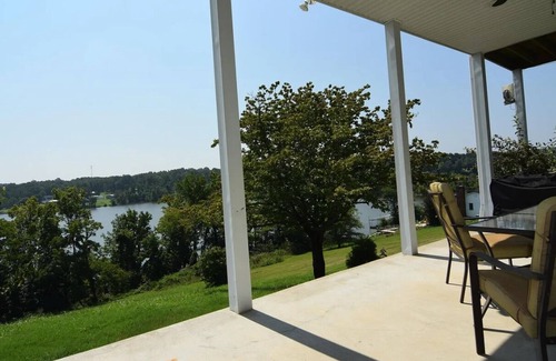 Eddyville Apartment | Eagles Nest Overlook