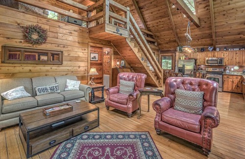 Morganton Cabin | Eagles Nest- Pet Friendly | Screened Porch | Hot Tub | My Mountain