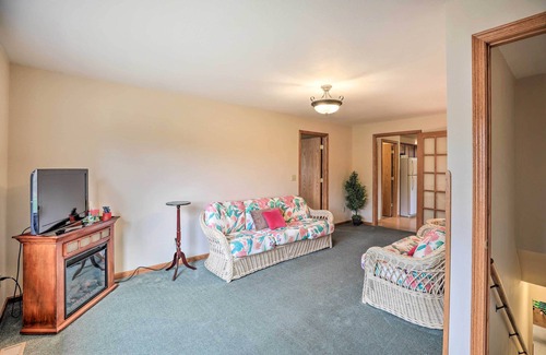 Crofton House | 'Eagles View' w/Game Room - Walk to River!