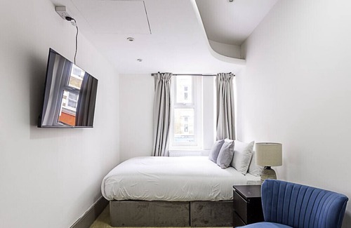 Ealing Apartment | Ealing Broadway Studio III