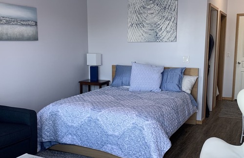 Earls Cove Bed & Breakfast | Earls Cove Orca View Mermaid Room Ocean Front Amazing View