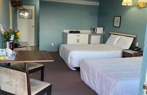 Timiskaming District Hotel | Earlton Motel