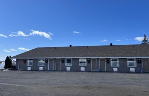 Timiskaming District Hotel | Earlton Motel