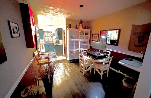 Sunnyland House | Ease. Eclectic comforts of Home! 5 bedrooms+. Many more-sleeping options. View