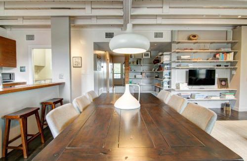 East Cesar Chavez Apartment | East 6th Historic Loft