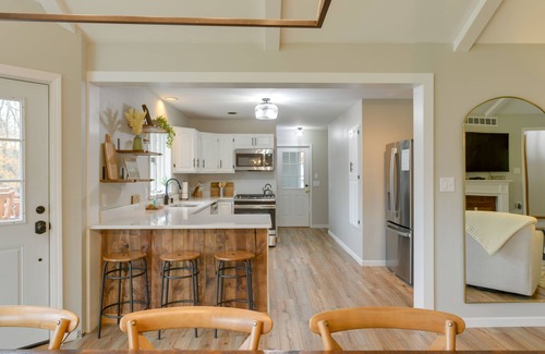 East Aurora House | East Aurora Home ~ 18 Mi to Downtown Buffalo!