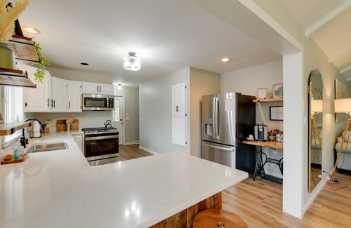East Aurora House | East Aurora Home ~ 18 Mi to Downtown Buffalo!