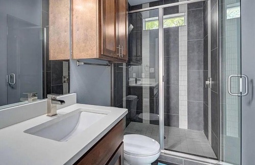 Montopolis House | East Austin 3 bedroom home w/pet friendly yard