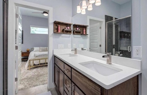 Montopolis House | East Austin 3 bedroom home w/pet friendly yard