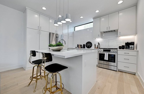 MLK House | East Austin Condo with Rooftop Deck - Quinn