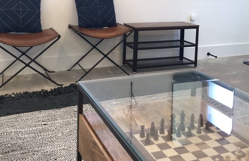 Rosewood House | East Austin House w/ Corn Hole, BBQ, Enclosed Yard (Pet/Family Friendly)