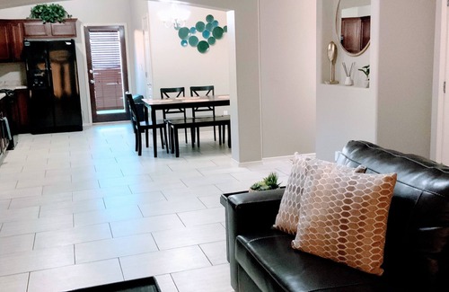 Biggs Field House | East El Paso home located near Hospitals and Highway. Mid term stays welcomed!