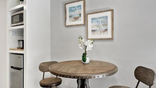 East Hampton North Hotel | East Hampton House Resort