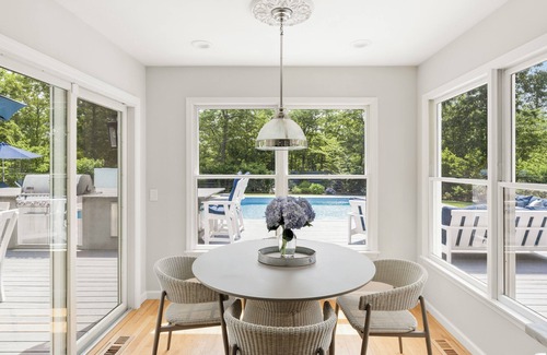 East Hampton House | East Hampton Sag Harbor Village Fringe Pool Hot Tub Gym