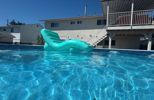 East Hill House | East Hill Hideaway | 25 minutes from the ski hill | 5 minutes to the beach!