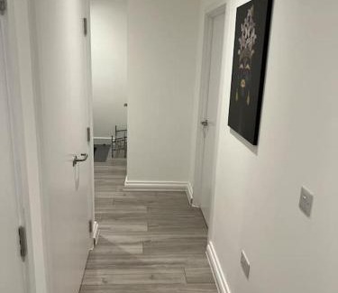 Barking Apartment | East London - 2 bed Apartment with Parking