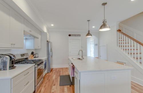 Talbot's Corner House | East Nash Luxury Four Bedrooms Huge Rooftop Patio