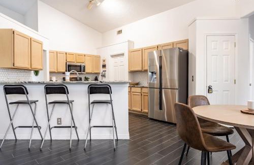 Orlando House | East Orlando Getaway - 3BR/2BTH - *Pool *Parking