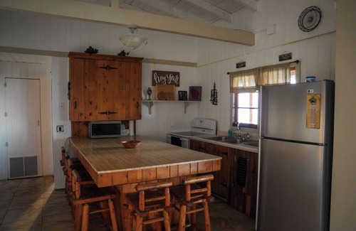 Chilton Cottage | East Shore Retreat