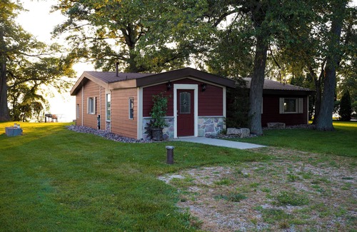 Chilton Cottage | East Shore Retreat