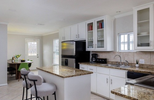 McKinley Heights House | East Side Charmer, King Bed, 3 BR, Close to UT