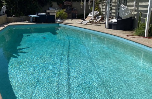 East Side Costa Mesa House | East side costa mesa House with a pool 3.5 miles from the beach