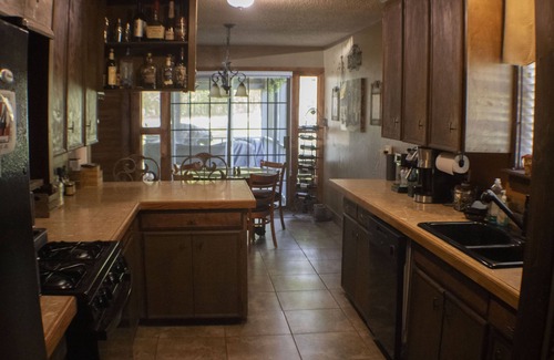 Dogwood House | East Texas 3-bedroom Rustic Home with Hot Tub and Campfires, by the lake