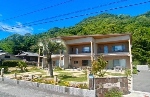 Onomichi Villa | East Villa Shimanami Mukaishima seafront