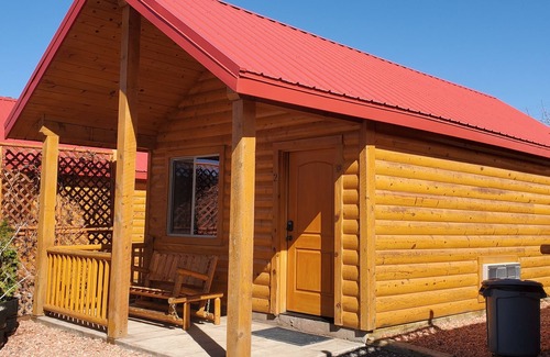 Glendale Cabin | East Zion-Glendale Ranch Cabin 3