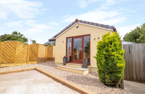 Chillington Cottage | EASTDOWN ANNEXE, pet friendly, character holiday cottage in Dartmouth