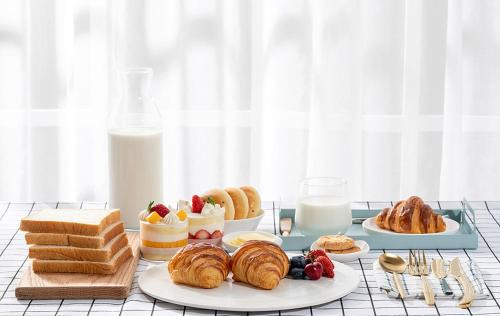 Jing'an Apartment | Eastern Hub - Jing'an Temple Branch Central air conditioning underfloor heating branded appliances with terrace near the subway on Nanjing West Road