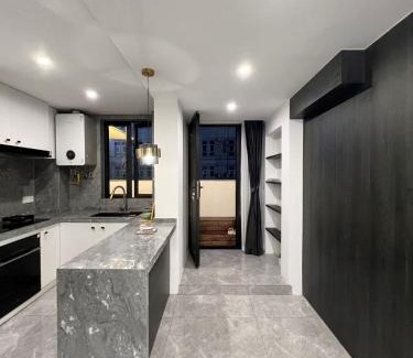 Jing'an Apartment | Eastern Hub - Jing'an Temple Branch Central air conditioning underfloor heating branded appliances with terrace near the subway on Nanjing West Road