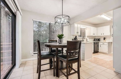 Roswell House | Eastern Roswell Haven